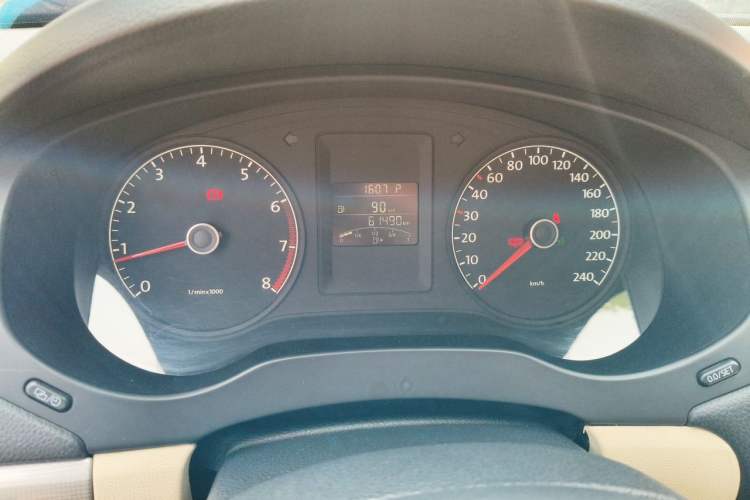 Used Volkswagen Sagitar 2014 1.6L Automatic Comfort Model Instrument Cluster