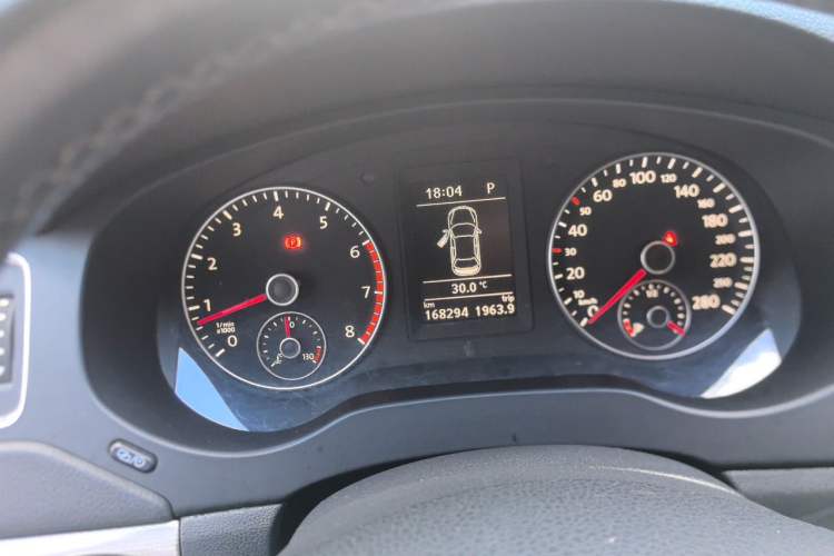Used Volkswagen Sagitar 2014 Revised Version 1.4TSI Automatic Luxury Edition Instrument Cluster
