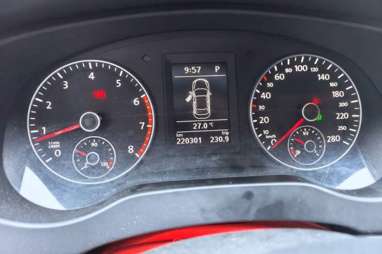 Used Volkswagen Sagitar 2014 1.4TSI Automatic Luxury Model Instrument Cluster