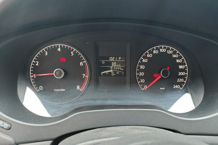 Used Volkswagen Sagitar 2014 Revised Version 1.6L Automatic Comfort Edition Instrument Cluster