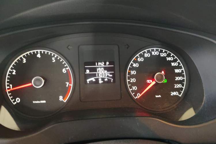 Used Volkswagen Sagitar 2014 Revised Version 1.6L Automatic Comfort Edition Instrument Cluster