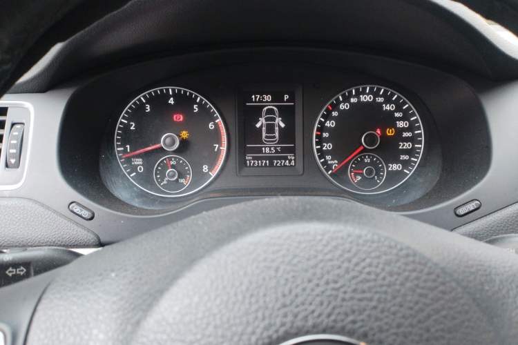 Used Volkswagen Sagitar 2014 Revised Version 1.4TSI Automatic Luxury Edition Instrument Cluster