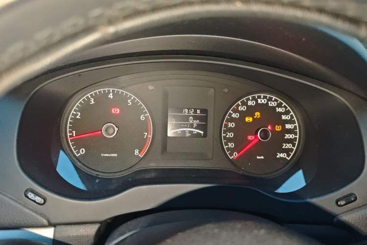 Used Volkswagen Sagitar 2014 Revised Version 1.6L Automatic Fashionable Style Instrument Cluster