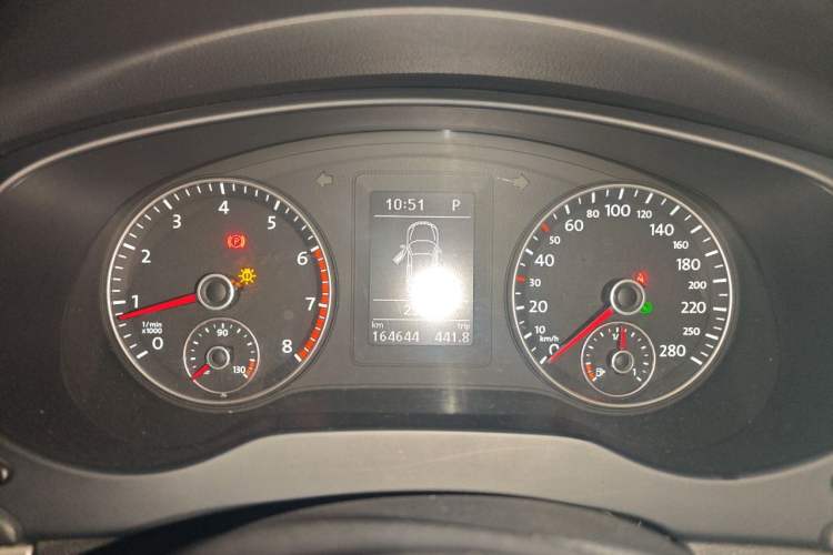 Used Volkswagen Sagitar 2014 1.6L Automatic Comfort Model Instrument Cluster