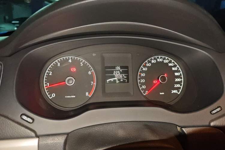 Used Volkswagen Sagitar 2014 Revised Version 1.6L Manual Comfort Edition Instrument Cluster
