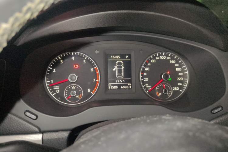 Used Volkswagen Sagitar 2014 Revised Version 1.4TSI Automatic Luxury Edition Instrument Cluster
