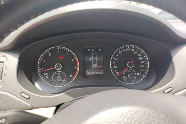 Used Volkswagen Sagitar 2014 Revised Version 1.4TSI Automatic Luxury Edition Instrument Cluster