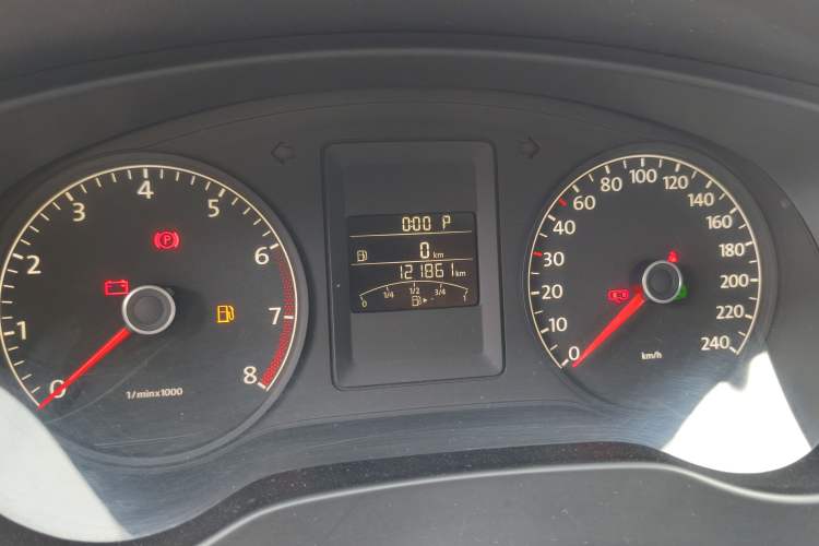 Used Volkswagen Sagitar 2014 Revised Version 1.6L Automatic Leading Edition Instrument Cluster