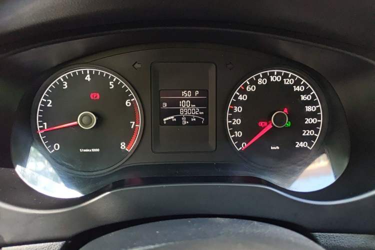 Used Volkswagen Sagitar 2014 Revised Version 1.6L Automatic Comfort Edition Instrument Cluster