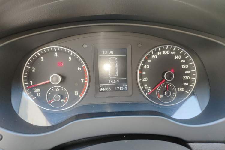 Used Volkswagen Sagitar 2014 1.4TSI Manual Luxury Model Instrument Cluster