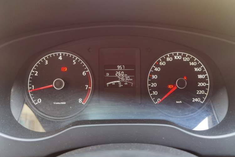 Used Volkswagen Sagitar 2014 Revised Version 1.6L Manual Leading Edition Instrument Cluster