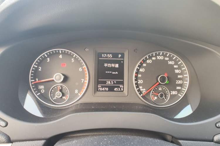 Used Volkswagen Sagitar 2014 1.4TSI Automatic Luxury Model Instrument Cluster