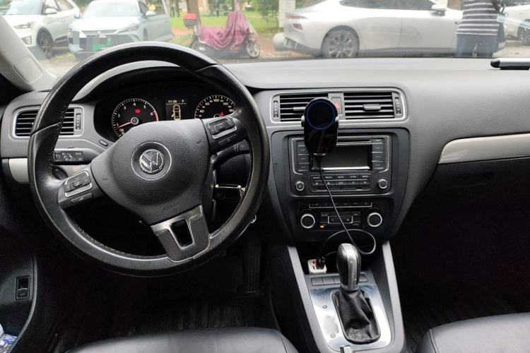 Used Volkswagen Sagitar 2014 Revised Version 1.4TSI Automatic Luxury Edition Interior 2