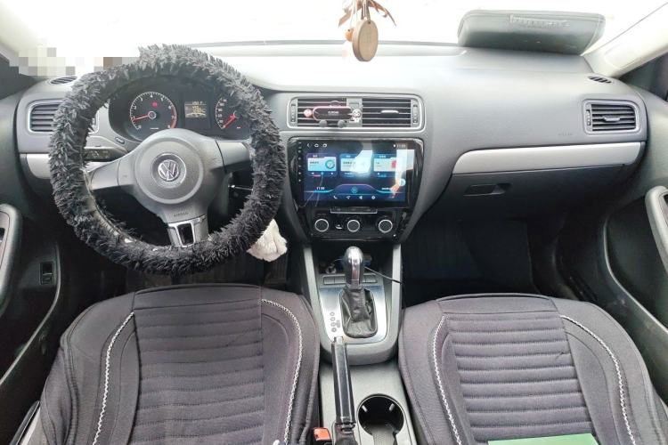 Used Volkswagen Sagitar 2014 Revised Version 1.6L Automatic Leading Edition Interior 2