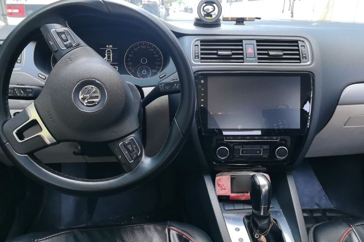 Used Volkswagen Sagitar 2014 Revised Version 1.4TSI Automatic Luxury Edition Interior 2