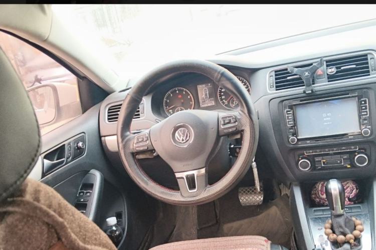 Used Volkswagen Sagitar 2014 1.4TSI Automatic Luxury Model Interior 2
