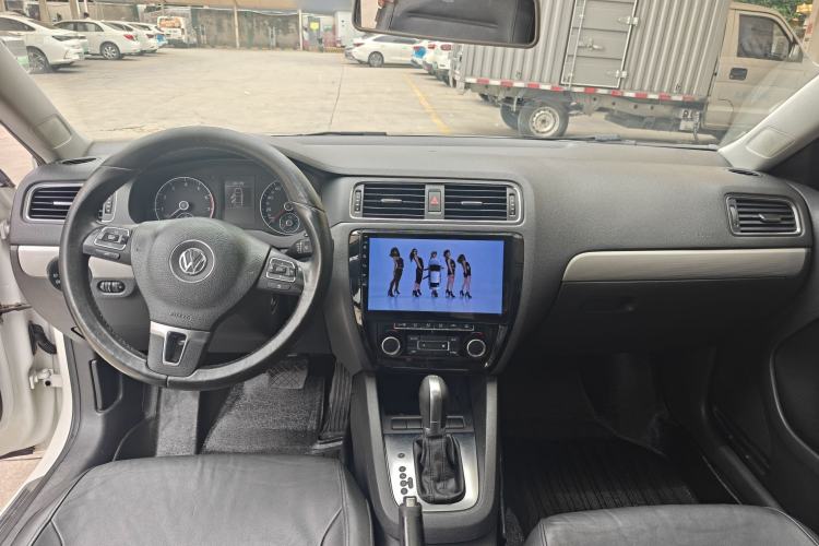 Used Volkswagen Sagitar 2014 1.4TSI Automatic Luxury Model Interior 4