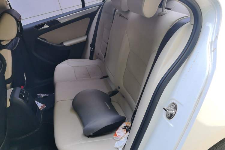 Used Volkswagen Sagitar 2014 Revised Version 1.4TSI Automatic Luxury Edition Interior 4