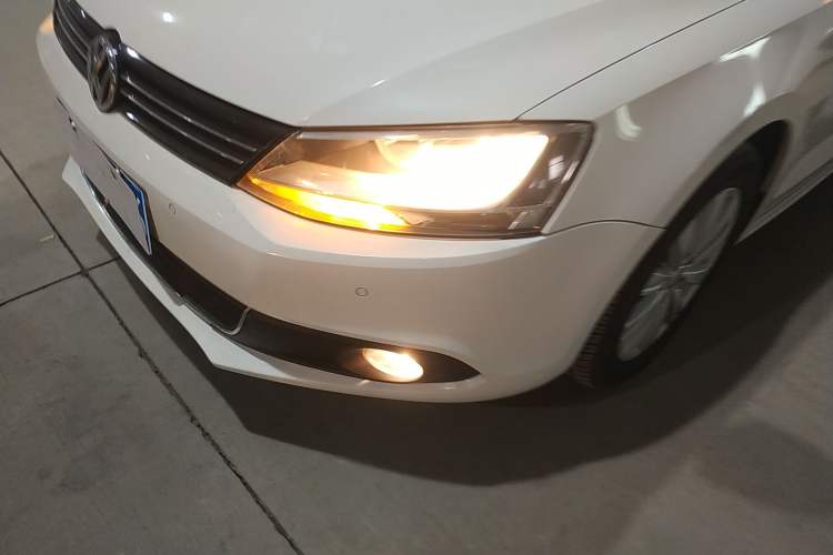Used Volkswagen Sagitar 2014 Revised Version 1.4TSI Manual Luxury Edition Left Front Headlight