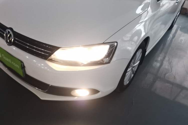 Used Volkswagen Sagitar 2014 Revised Version 1.6L Manual Leading Edition Left Front Headlight