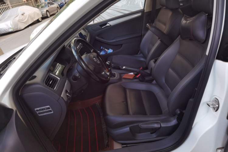 Used Volkswagen Sagitar 2014 1.6L Manual Comfort Model Left Front Seat