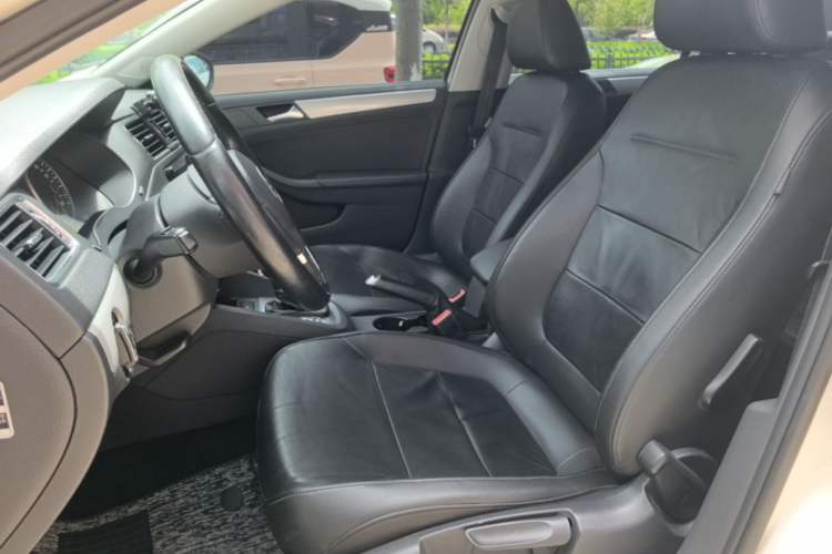 Used Volkswagen Sagitar 2014 Revised Version 1.4TSI Automatic Luxury Edition Left Front Seat