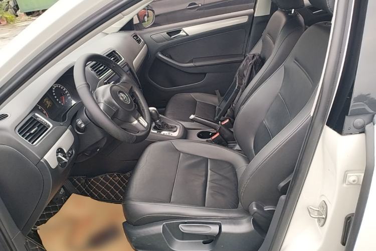 Used Volkswagen Sagitar 2014 1.6L Automatic Comfort Model Left Front Seat