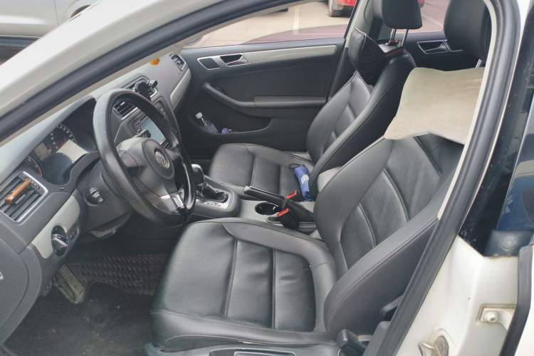 Used Volkswagen Sagitar 2014 Revised Version 1.6L Automatic Comfort Edition Left Front Seat