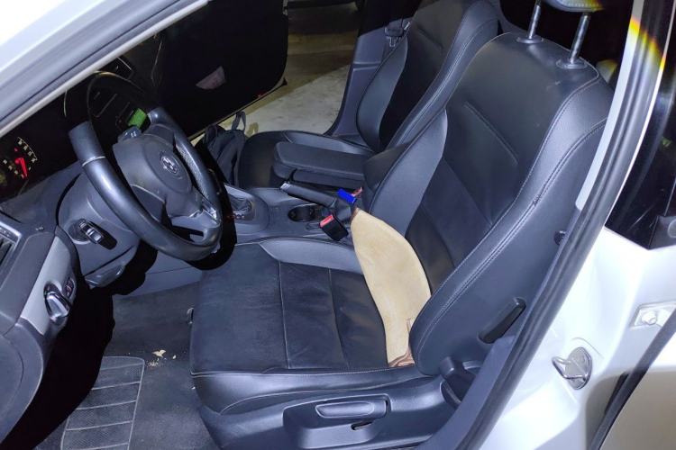 Used Volkswagen Sagitar 2014 Revised Version 1.6L Automatic Comfort Edition Left Front Seat