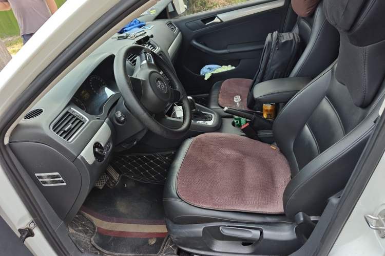 Used Volkswagen Sagitar 2014 1.6L Automatic Comfort Model Left Front Seat