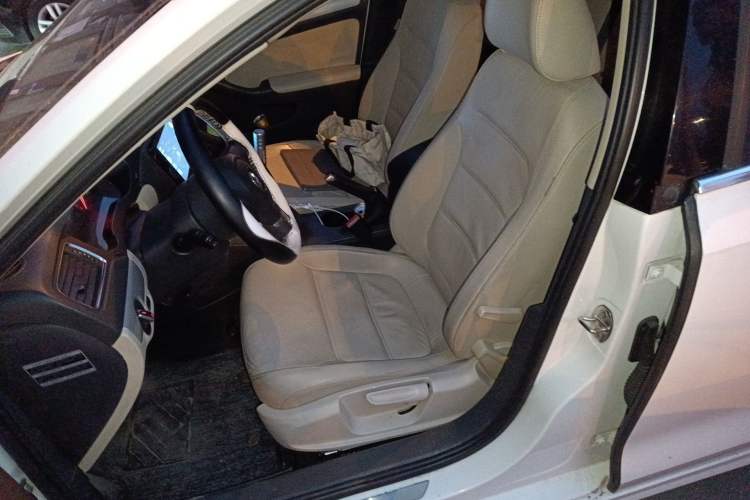 Used Volkswagen Sagitar 2014 1.6L Manual Comfort Model Left Front Seat