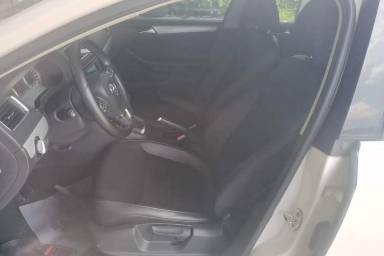 Used Volkswagen Sagitar 2014 Revised Version 1.4TSI Automatic Luxury Edition Left Front Seat