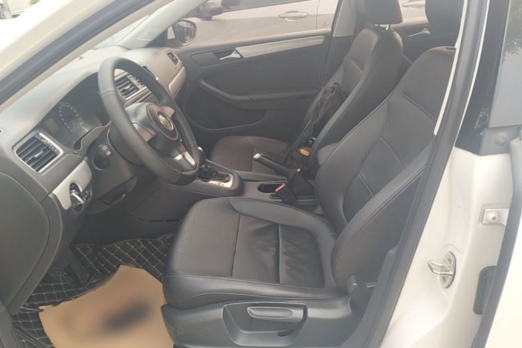 Used Volkswagen Sagitar 2014 1.6L Automatic Comfort Model Left Front Seat