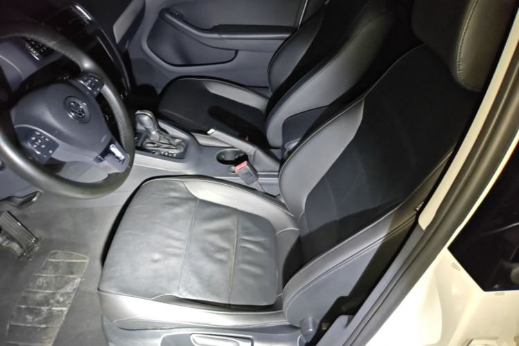 Used Volkswagen Sagitar 2014 Revised Version 1.4TSI Automatic Luxury Edition Left Front Seat