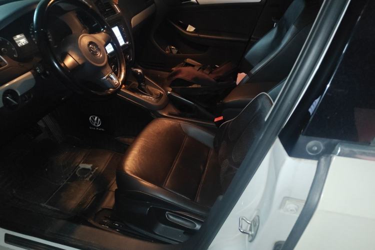 Used Volkswagen Sagitar 2014 Revised Version 1.6L Automatic Comfort Edition Left Front Seat