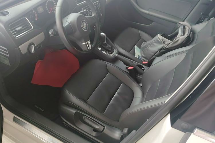 Used Volkswagen Sagitar 2014 Revised Version 1.6L Automatic Comfort Edition Left Front Seat