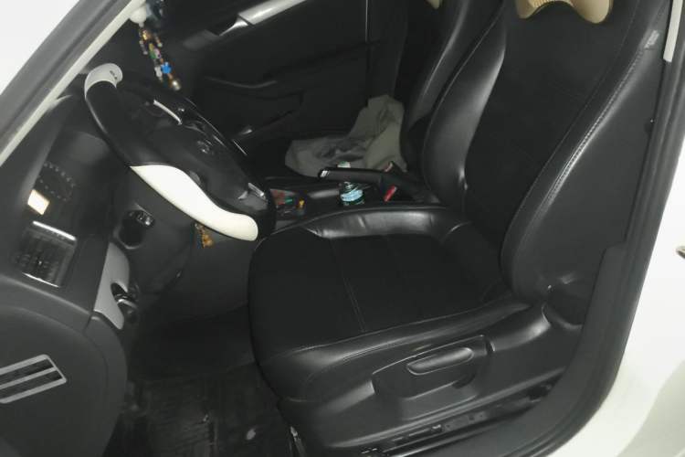 Used Volkswagen Sagitar 2014 1.6L Automatic Comfort Model Left Front Seat