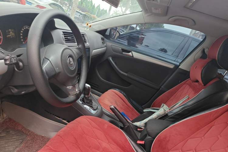 Used Volkswagen Sagitar 2014 Revised Version 1.6L Automatic Comfort Edition Left Front Seat