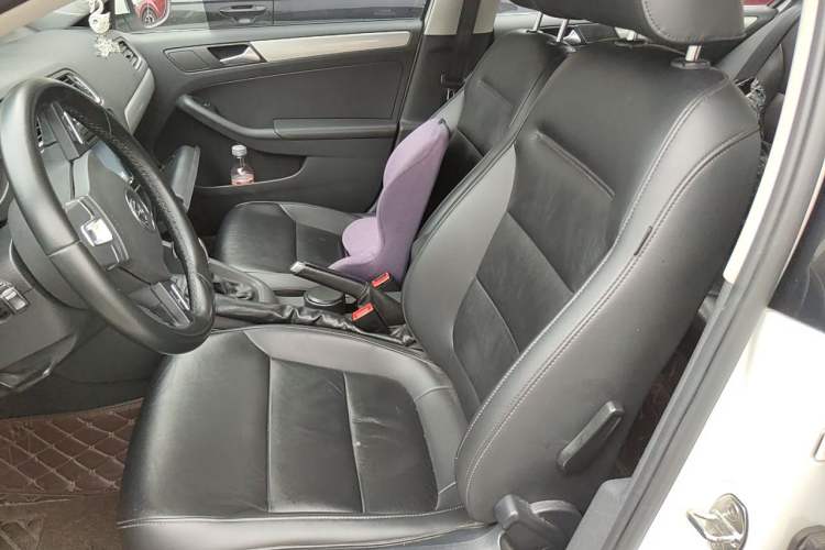 Used Volkswagen Sagitar 2014 1.4TSI Automatic Luxury Model Left Front Seat
