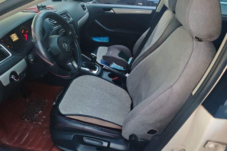 Used Volkswagen Sagitar 2014 Revised Version 1.6L Automatic Fashionable Style Left Front Seat