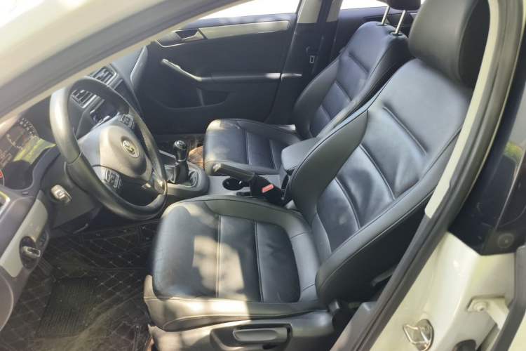Used Volkswagen Sagitar 2014 Revised Version 1.4TSI Manual Luxury Edition Left Front Seat