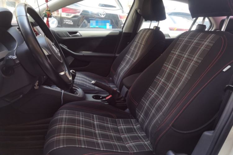 Used Volkswagen Sagitar 2014 Revised Version 1.6L Manual Leading Edition Left Front Seat