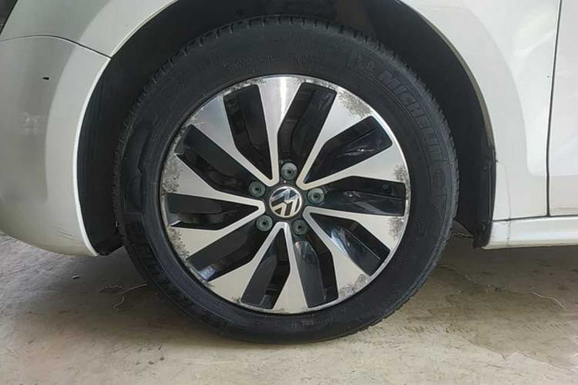 Used Volkswagen Sagitar 2014 Revised 1.4TSI BlueMotion Edition Left Front Wheel Hub