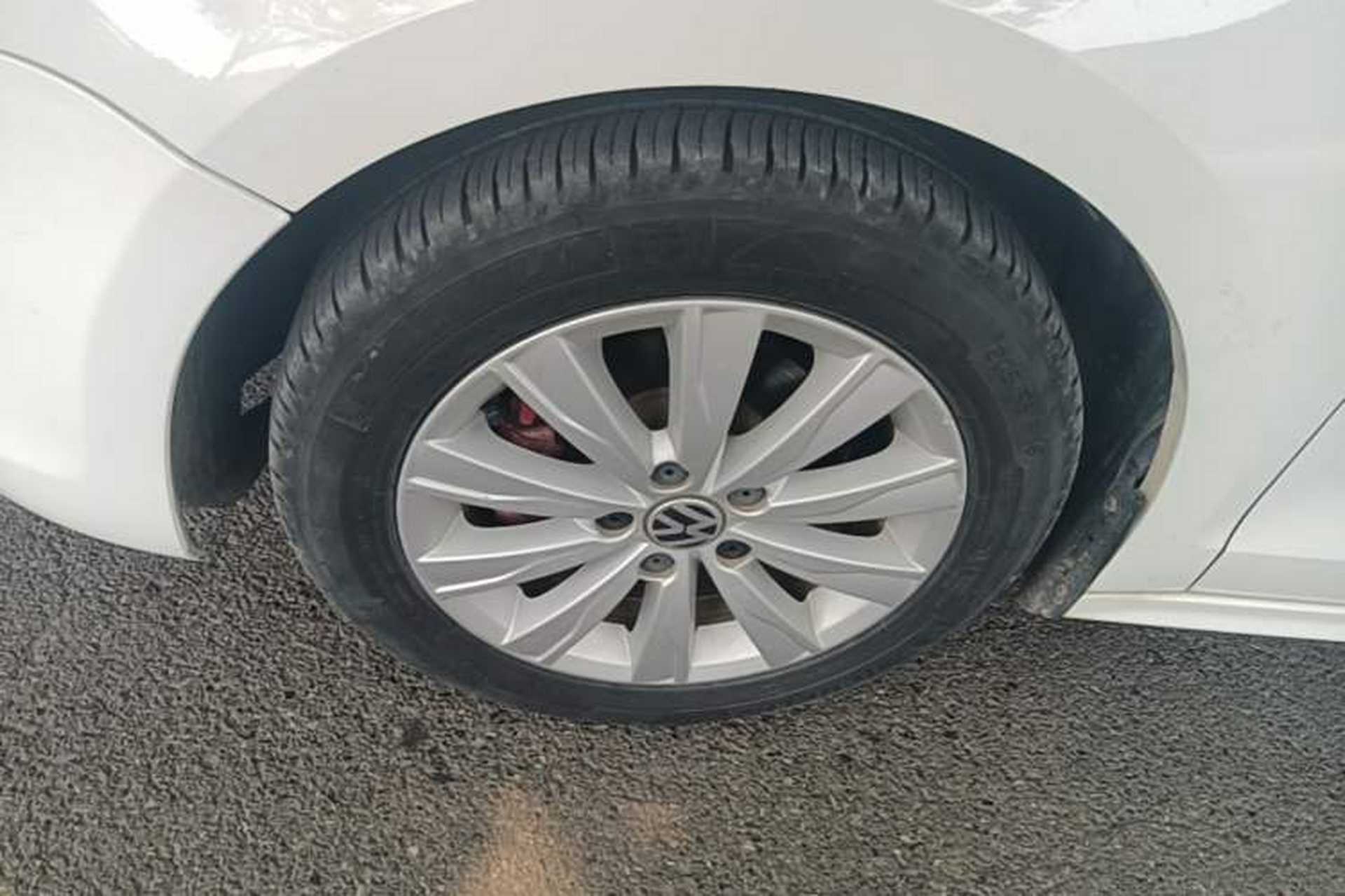 Used Volkswagen Sagitar 2014 Revised Version 1.6L Automatic Comfort Edition Left Front Wheel Hub