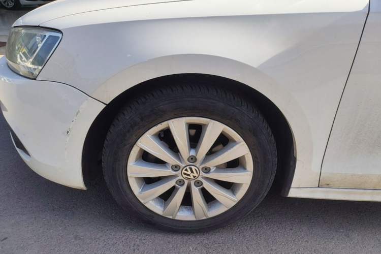 Used Volkswagen Sagitar 2014 Revised Version 1.6L Automatic Comfort Edition Left Front Wheel Hub