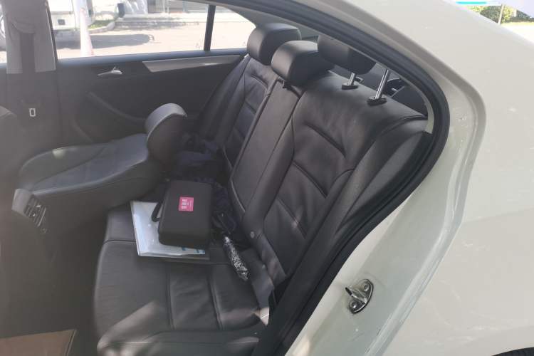 Used Volkswagen Sagitar 2014 Revised Version 1.4TSI Automatic Luxury Edition Left Rear Seat