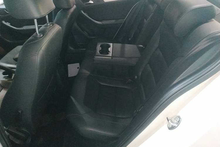 Used Volkswagen Sagitar 2014 Revised Version 1.4TSI Manual Luxury Edition Left Rear Seat