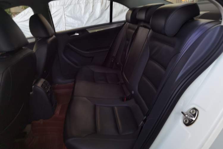 Used Volkswagen Sagitar 2014 1.6L Manual Comfort Model Left Rear Seat