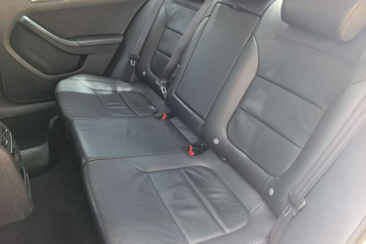 Used Volkswagen Sagitar 2014 Revised Version 1.4TSI Automatic Luxury Edition Left Rear Seat