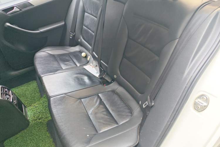 Used Volkswagen Sagitar 2014 Revised Version 1.4TSI Automatic Luxury Edition Left Rear Seat